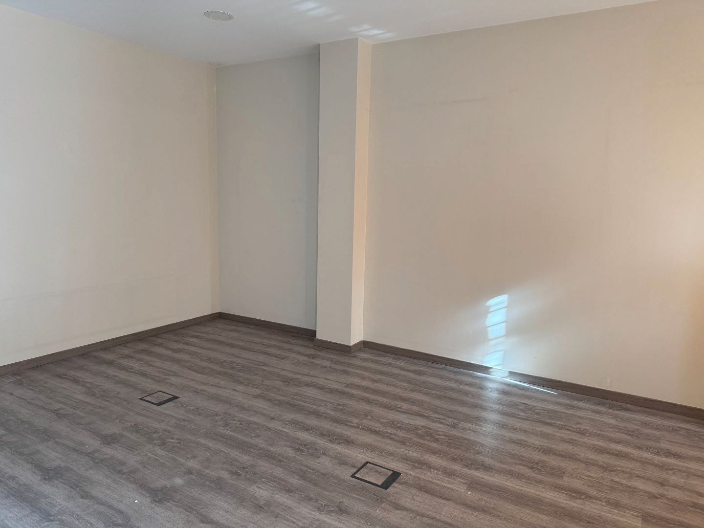 Premises to rent in Coslada  with Air Conditioner, Heating and Parquet flooring