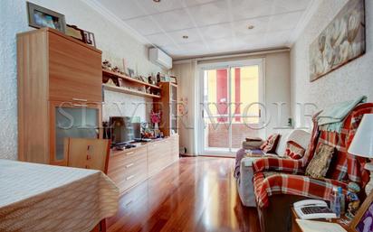 Living room of Flat for sale in Castelldefels  with Air Conditioner, Heating and Parquet flooring