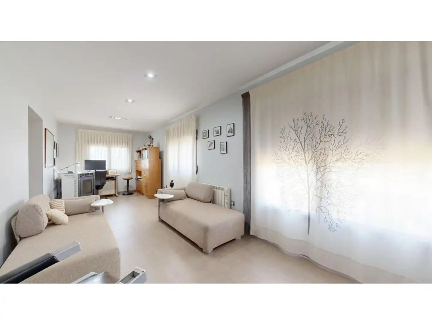 Sala d'estar de Casa o xalet en venda en Riba-roja de Túria amb Aire condicionat, Calefacció i Jardí privat