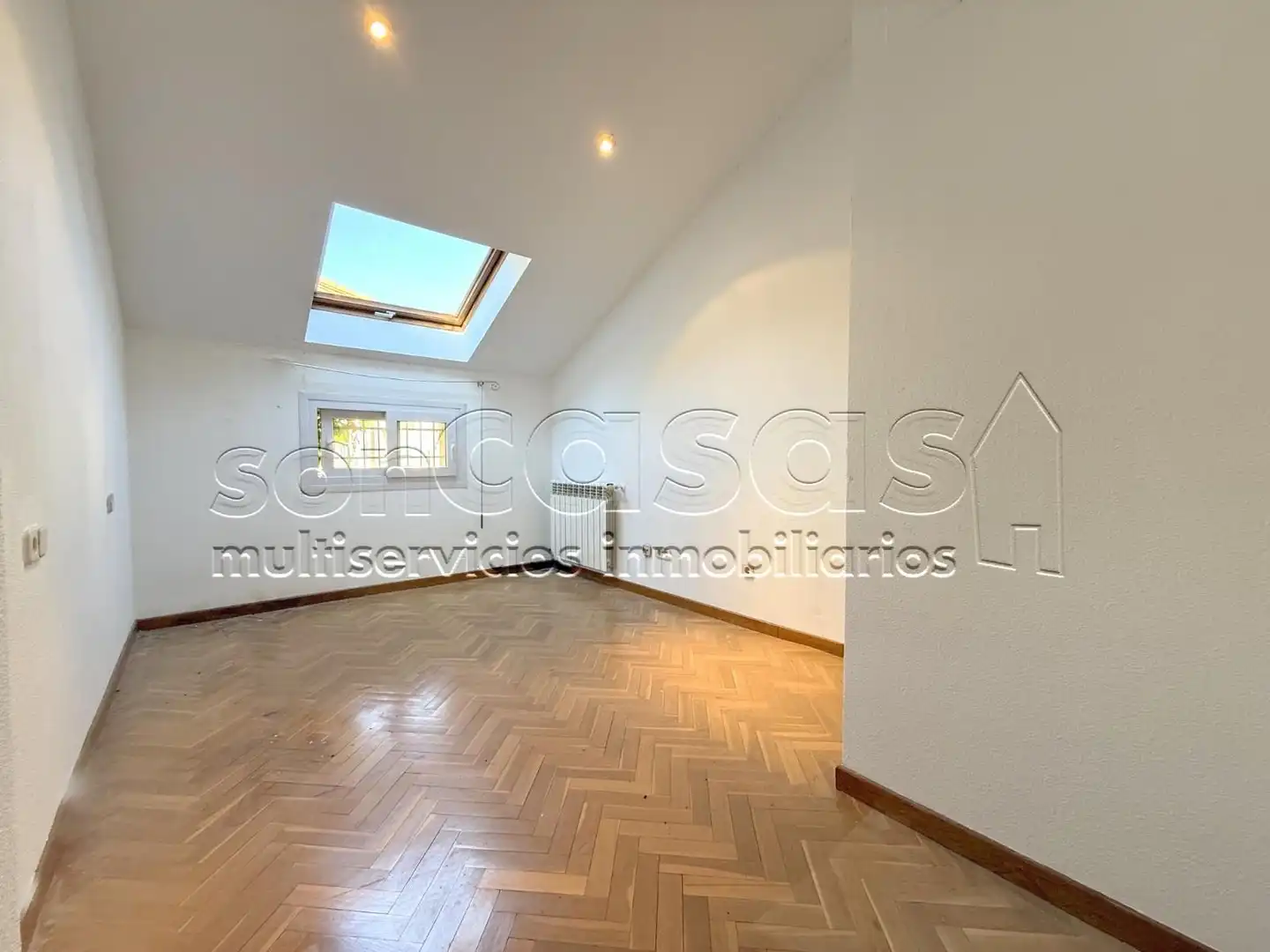 Casa adosada en venta en El Viso