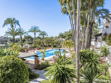 Dúplex con balcón en venta en Milla de Oro
