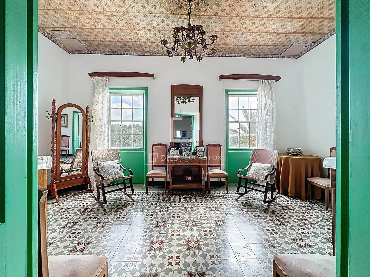 Wohnzimmer von Country house zum Verkauf in Es Castell mit Privatgarten, Abstellraum und Balkon