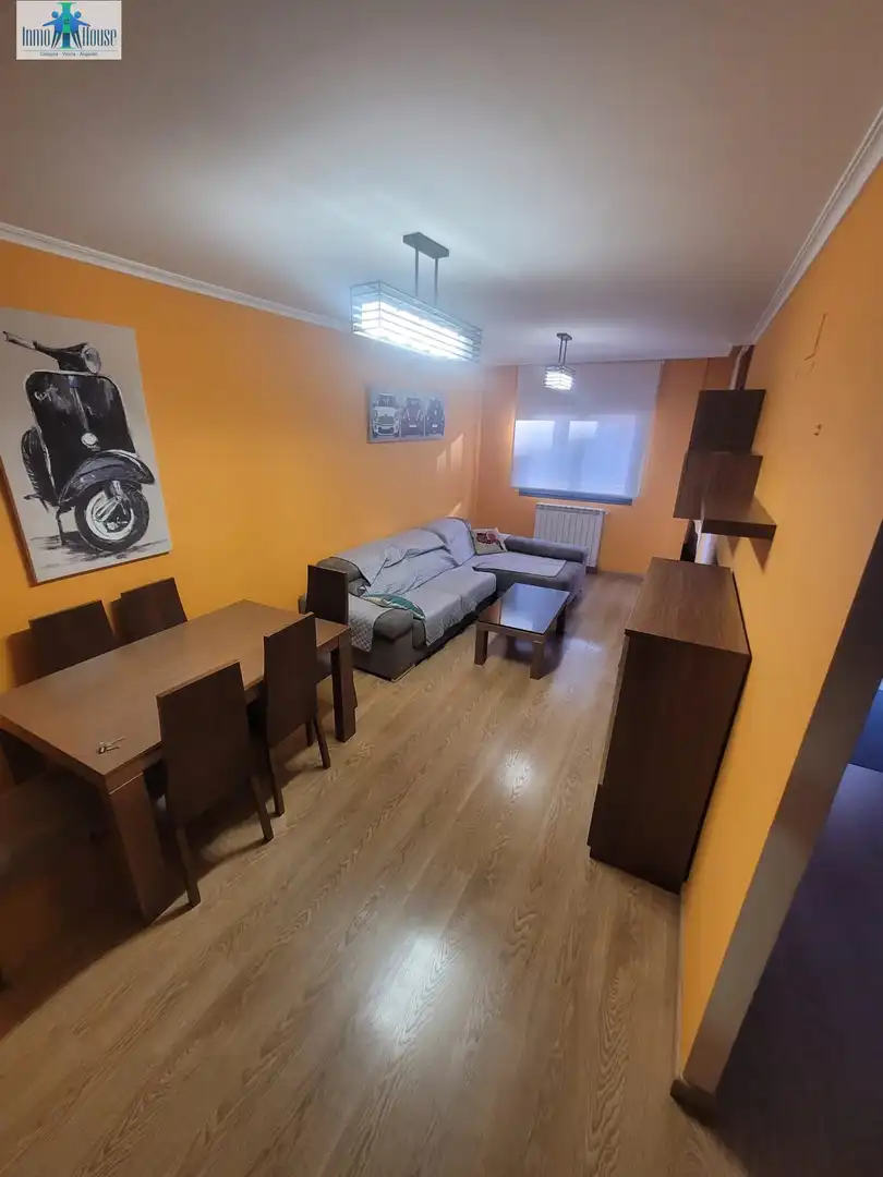 Sala d'estar de Apartament de lloguer en Albacete amb Aire condicionat, Calefacció i Parquet