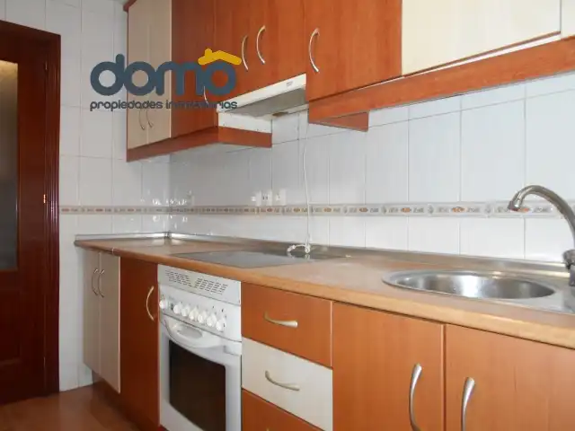 Flat for rent in Calle Emilia Pardo Bazán, Joaquina Eguaras