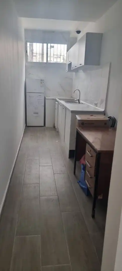 Cuina de Local en venda en Barcelona amb Parquet, Moblat i Alarma