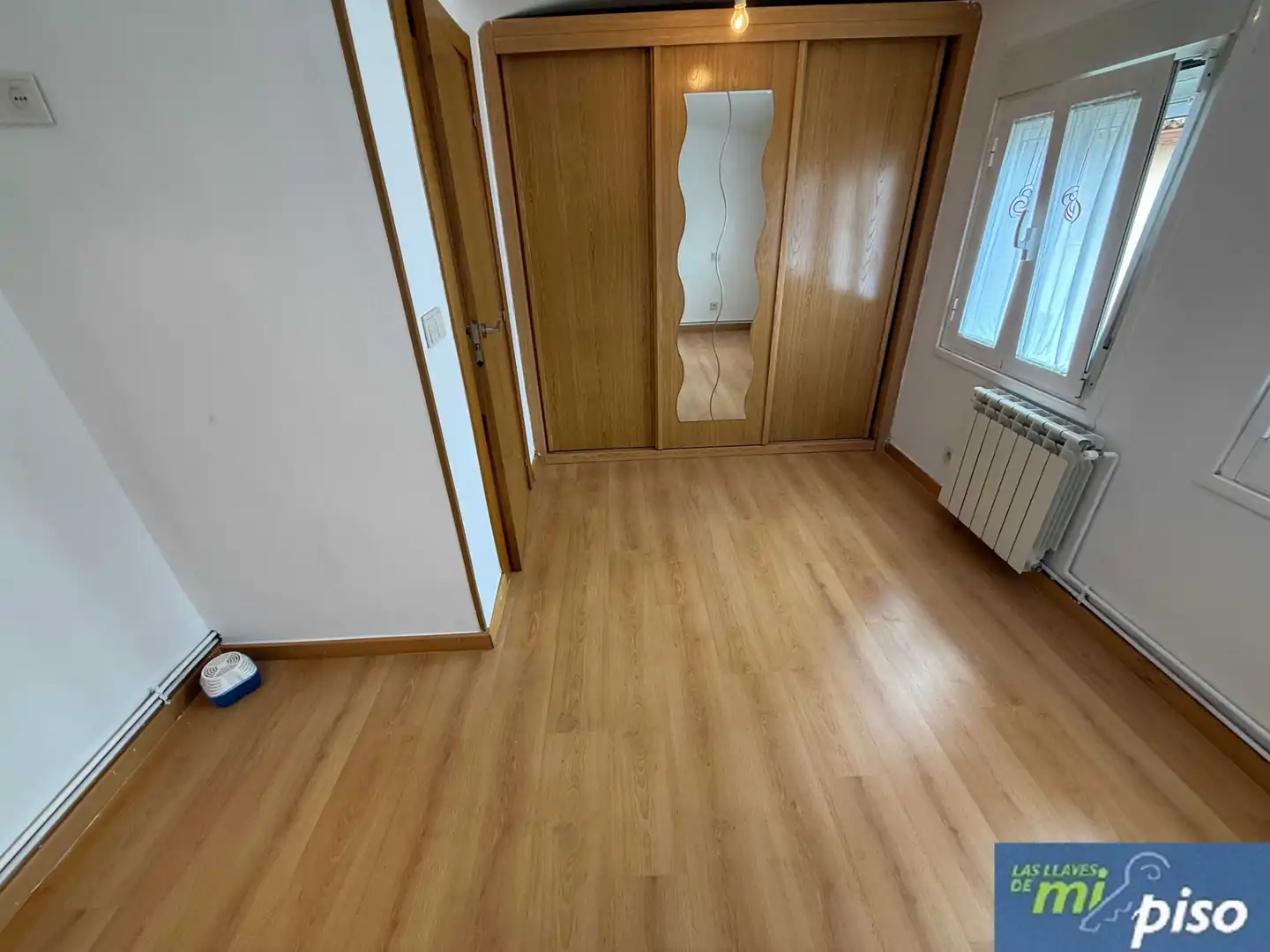 Dormitori de Casa adosada en venda en Cabezón de Pisuerga amb Calefacció, Jardí privat i Parquet