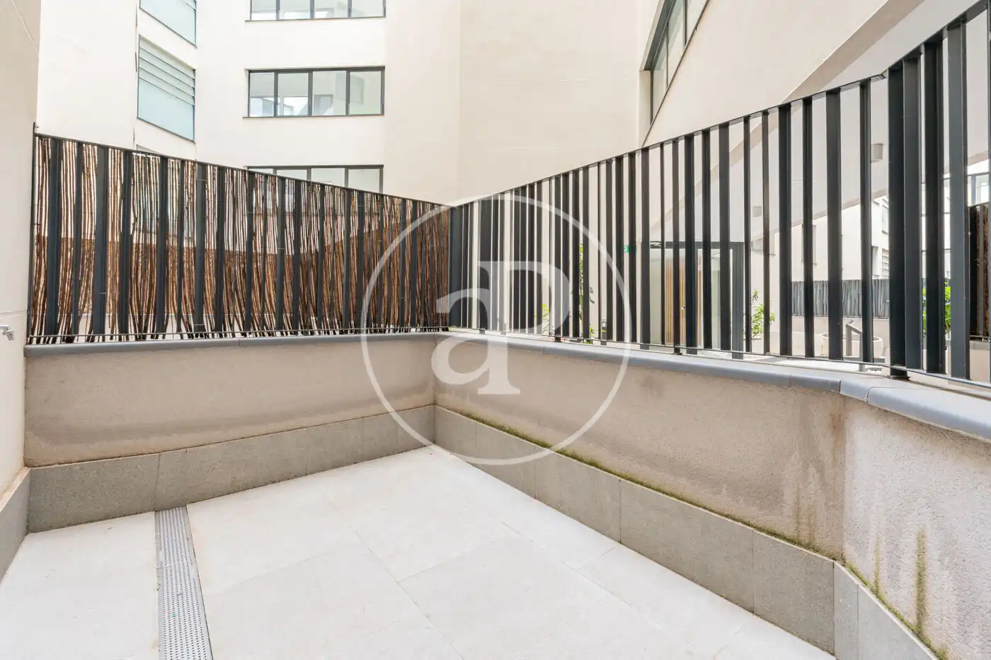 Terrassa de Pis en venda en Madrid amb Aire condicionat, Calefacció i Jardí privat