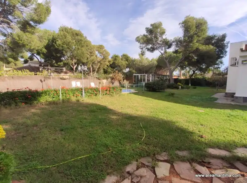 Houses for rent in Calle Murcia, Serra