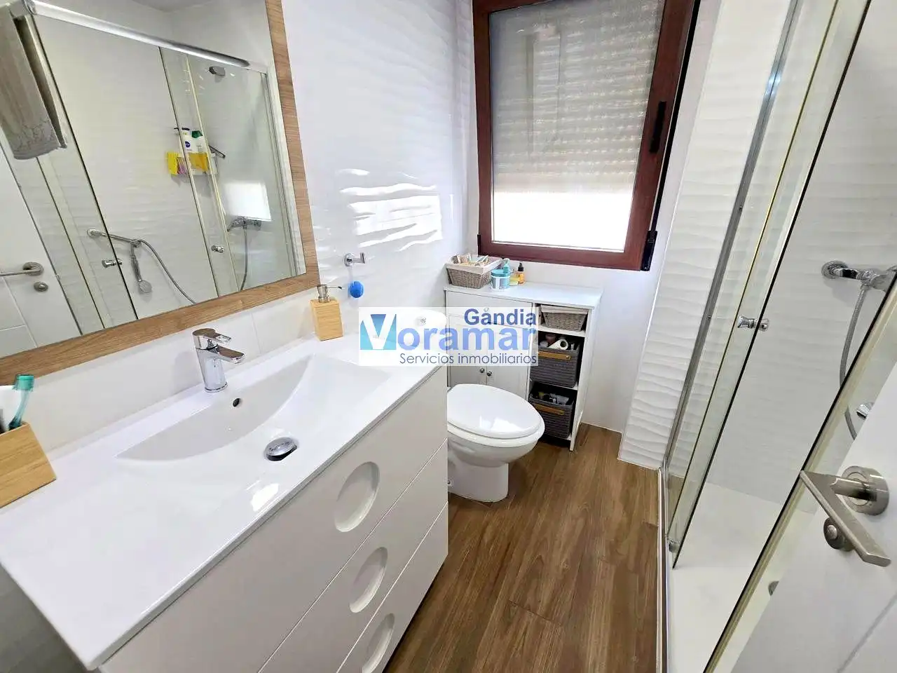 Baño de Apartamento de alquiler en Gandia con Aire acondicionado, Terraza y Amueblado