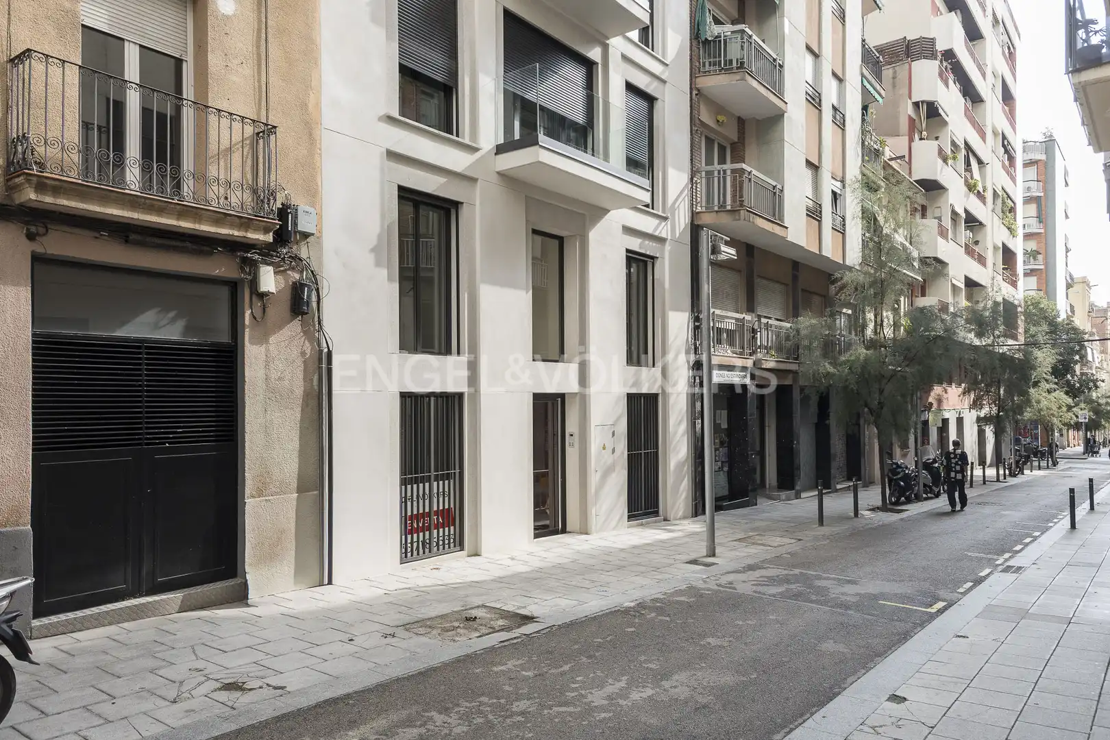 Vista exterior de Apartament en venda en Barcelona amb Aire condicionat, Calefacció i Jardí privat