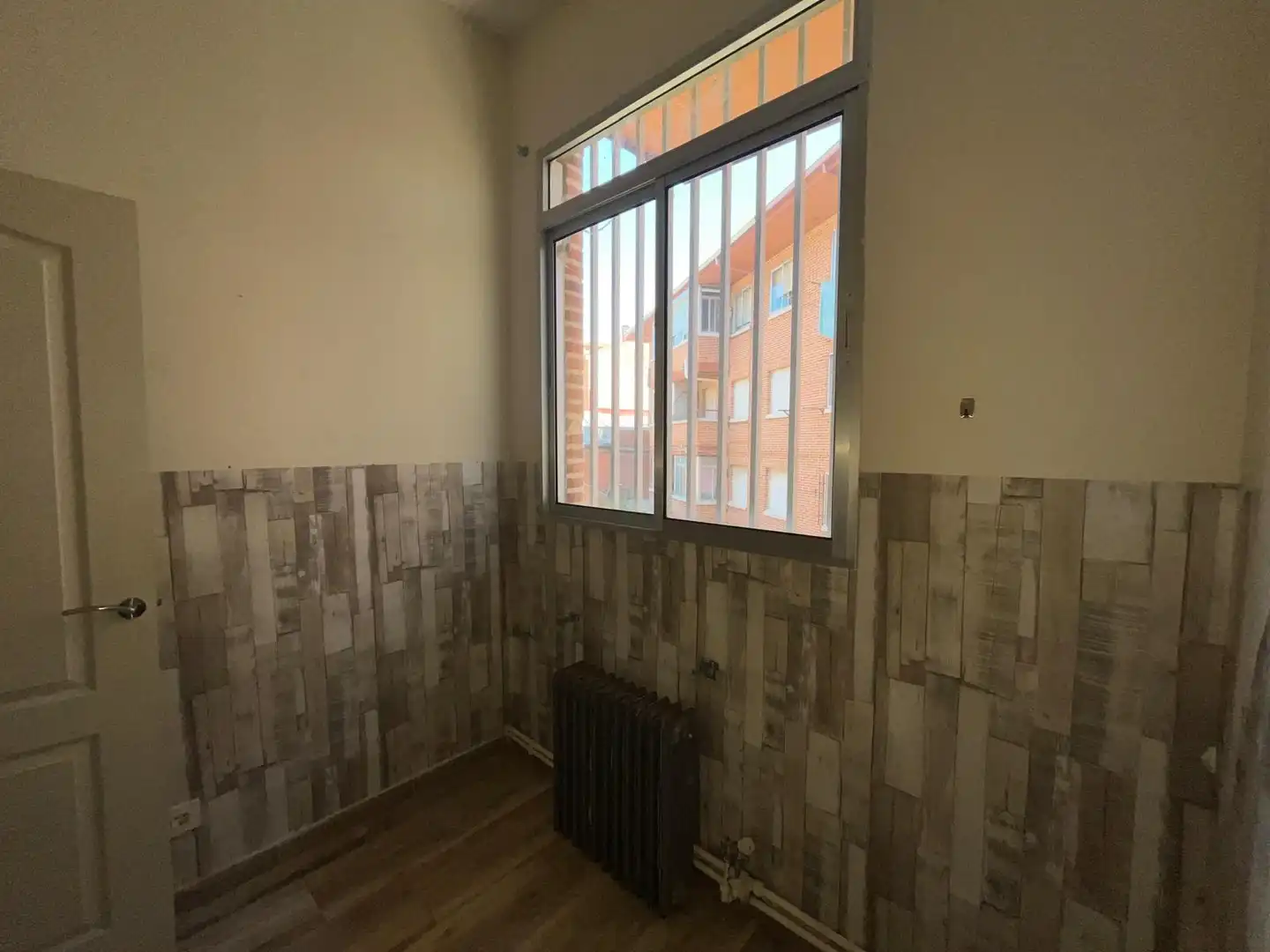 Schlafzimmer von Geschaftsraum zur Miete in Tudela de Duero mit Heizung und Parkett