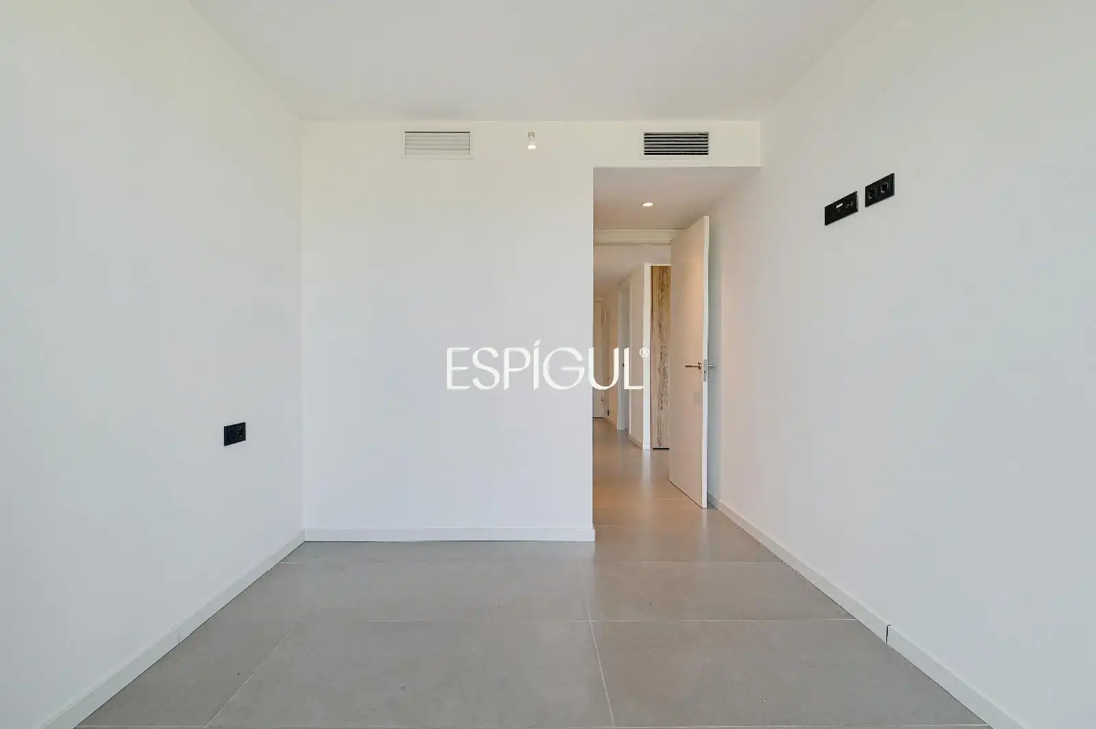 Bedroom of Flat for rent in Cerdanyola del Vallès  with Air Conditioner, Heating and Terrace