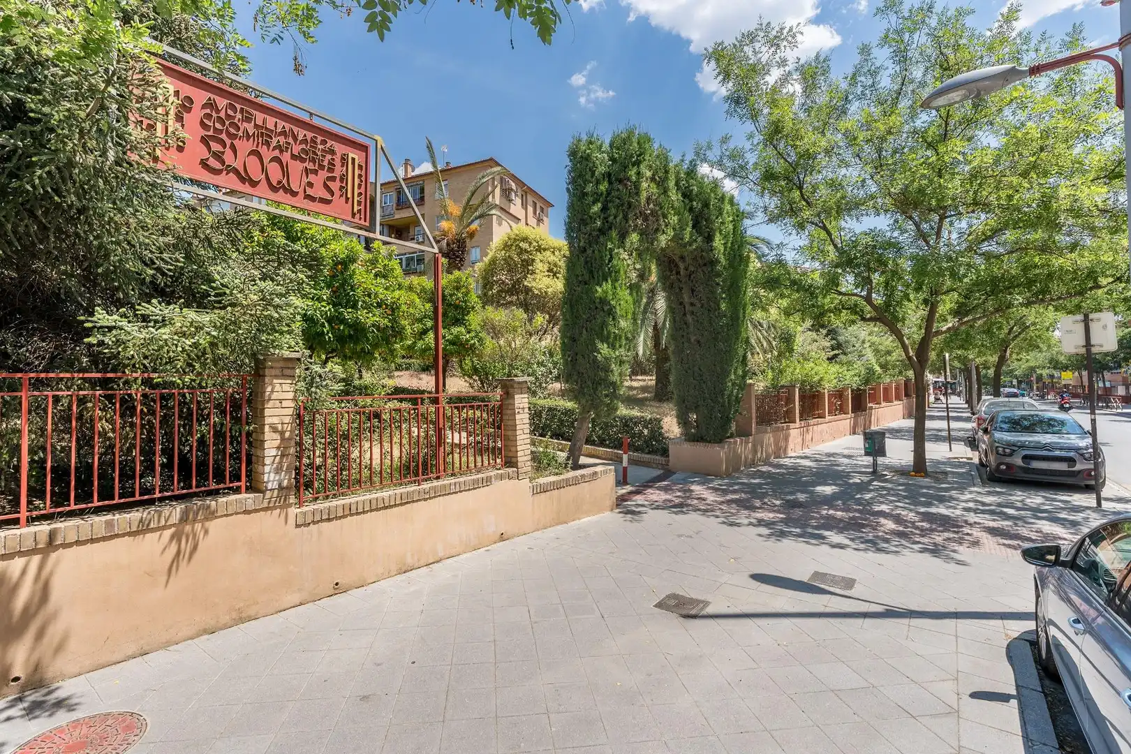Vista exterior de Pis en venda en Granada amb Aire condicionat i Calefacció