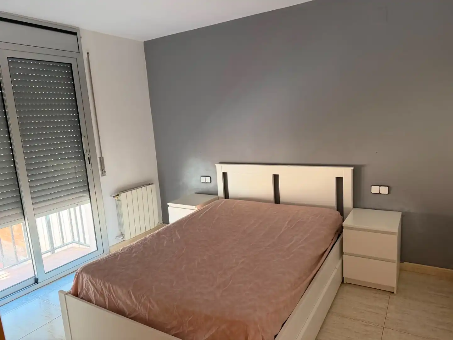 Schlafzimmer von Dachboden zum Verkauf in Badalona mit Heizung, Terrasse und Ofen