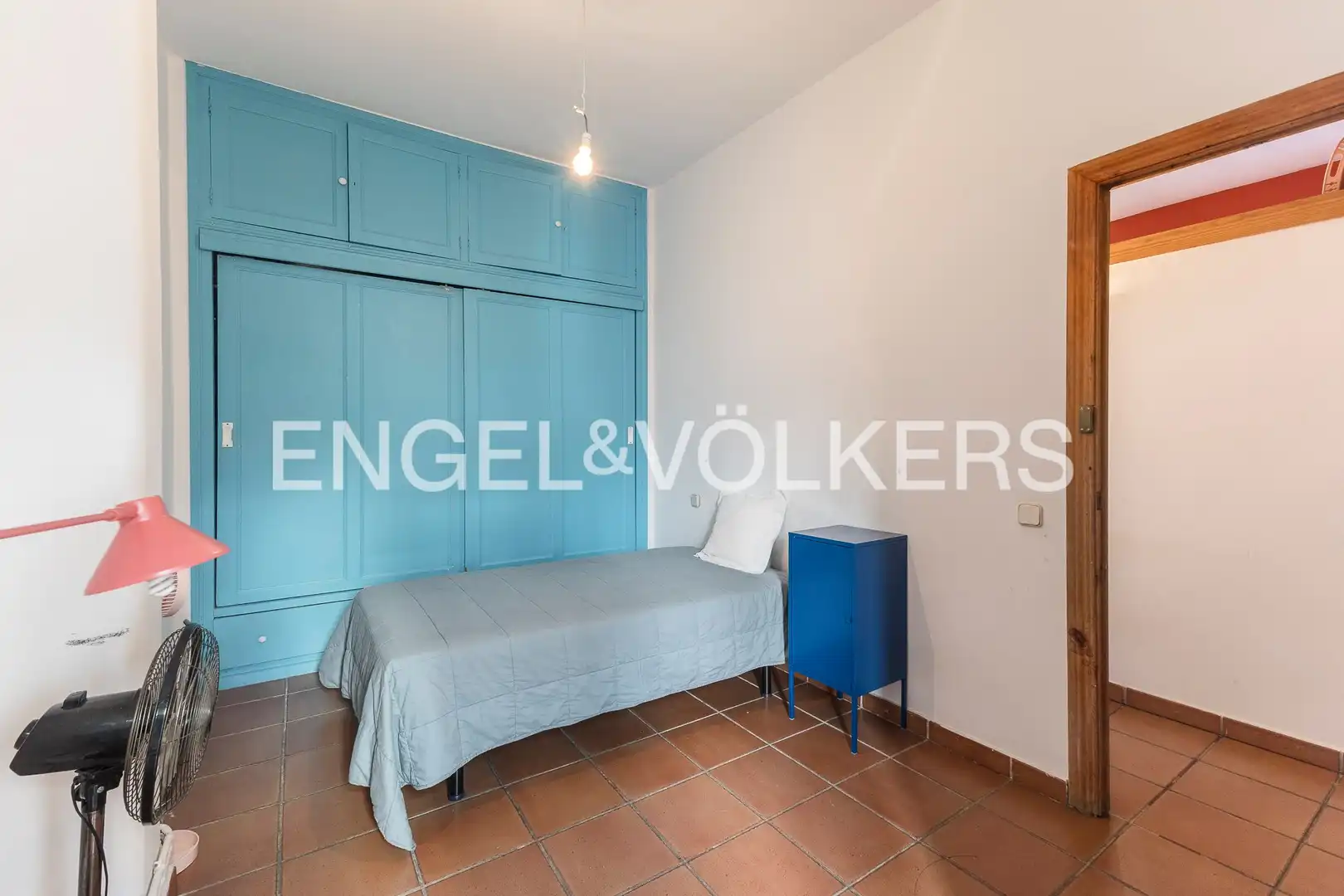 Bedroom of Houses for sale in Barcelona  with Heating, Terrace and Storage room