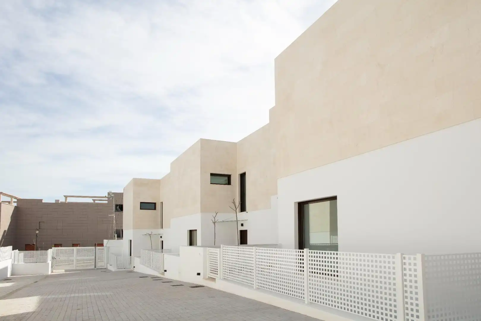 Vista exterior de Casa adosada de alquiler en Rocafort con Aire acondicionado, Calefacción y Jardín privado