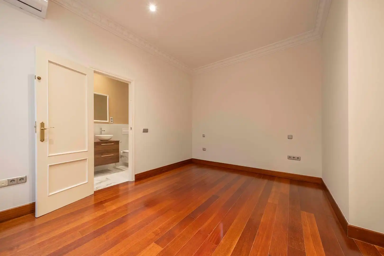Wohnung zur Miete in Madrid mit Klimaanlage, Heizung und Balkon