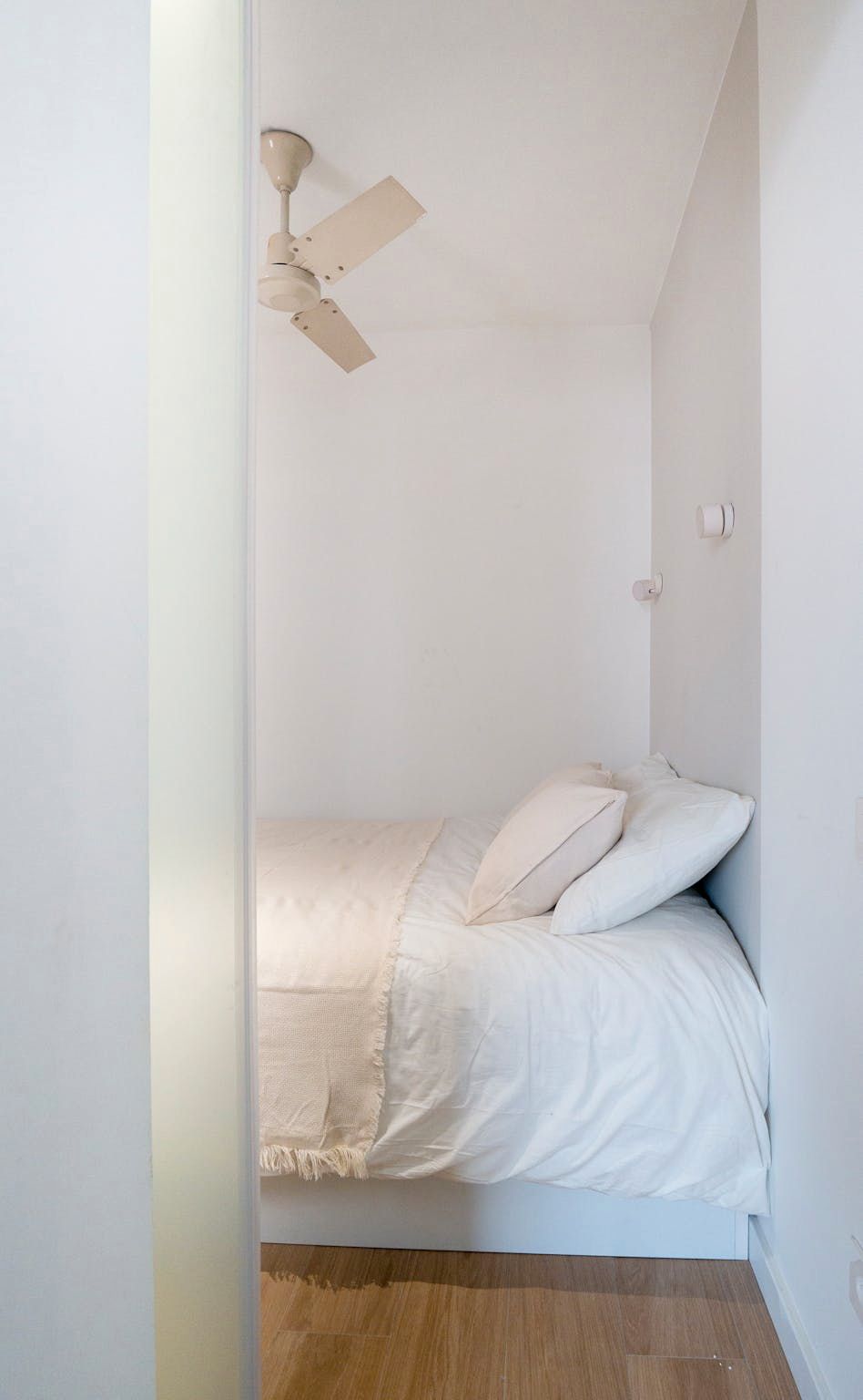 Bedroom of Flat to rent in L'Hospitalet de Llobregat  with Air Conditioner, Heating and Furnished