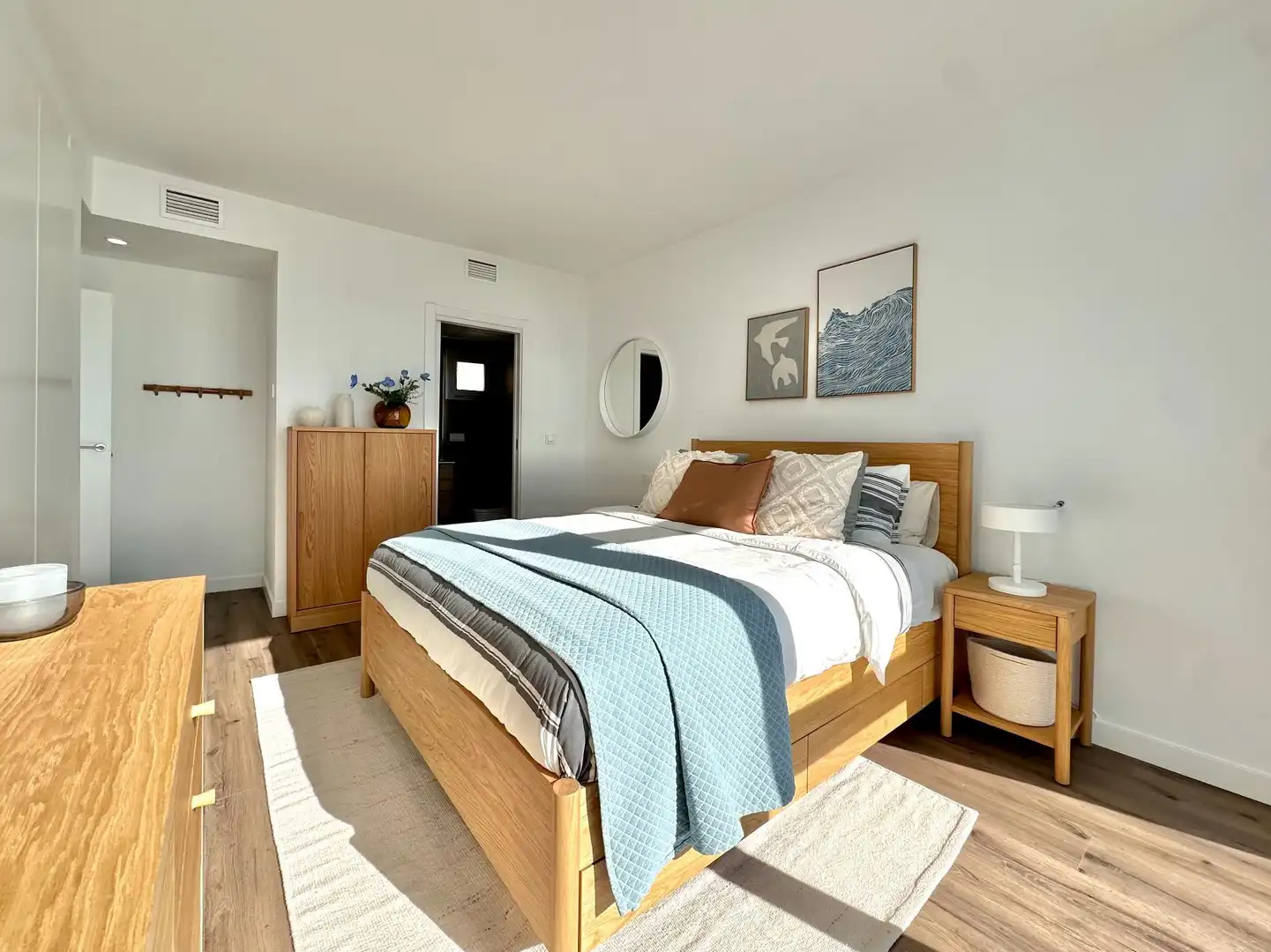 Schlafzimmer von Dachboden zum Verkauf in Almuñécar mit Klimaanlage, Terrasse und Schwimmbad