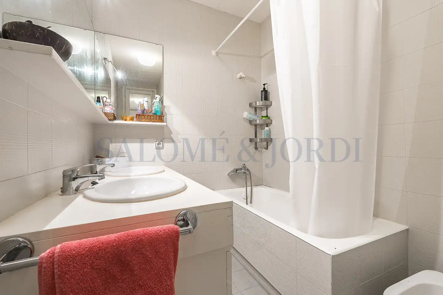 Baño de Piso en venta en Barcelona con Aire acondicionado, Calefacción y Jardín privado