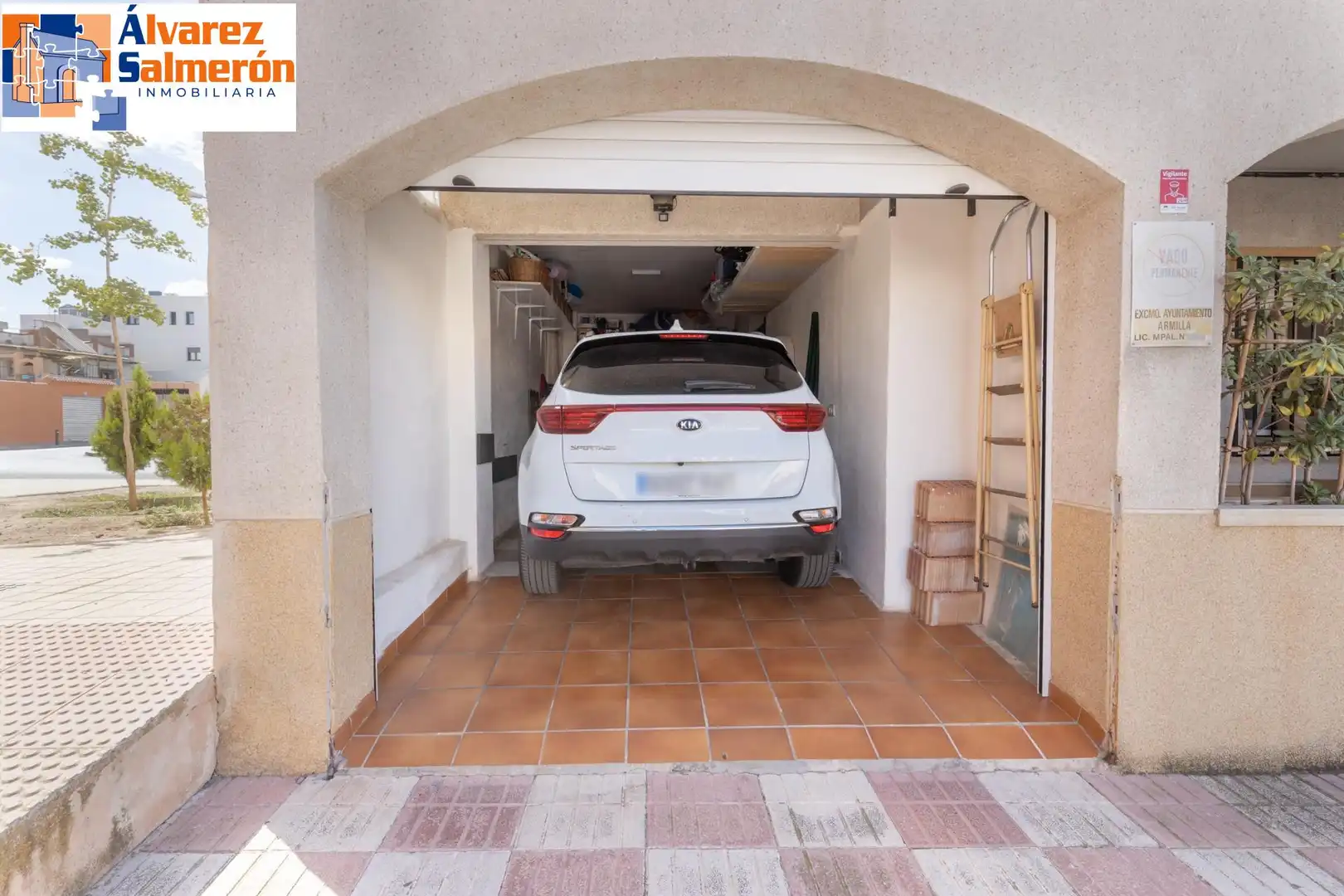 Aparcament de Casa o xalet en venda en Armilla amb Aire condicionat i Terrassa