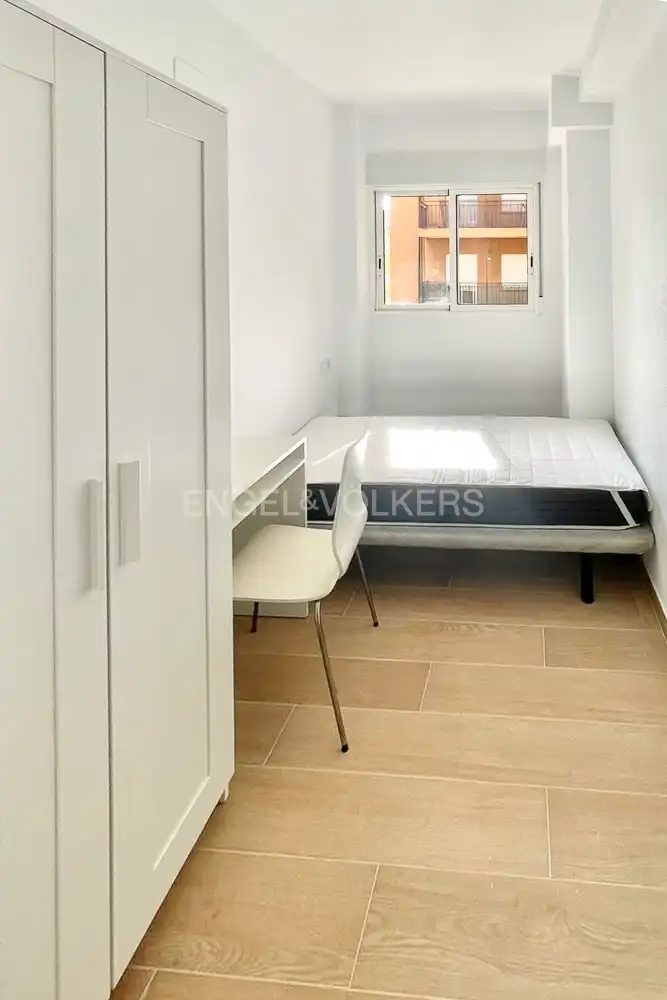 Habitación de Piso en venta en Valencia con Calefacción y Balcón