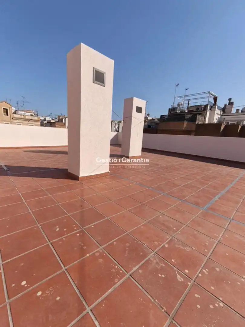 Terraza de Piso en venta en Barcelona con Terraza y Amueblado