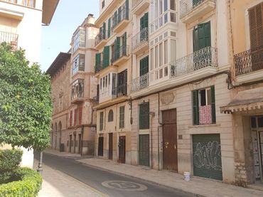 Flat to rent in Carrer de Ramon Llull 7