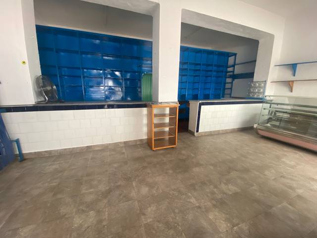 Local comercial en Venta en Olivenza