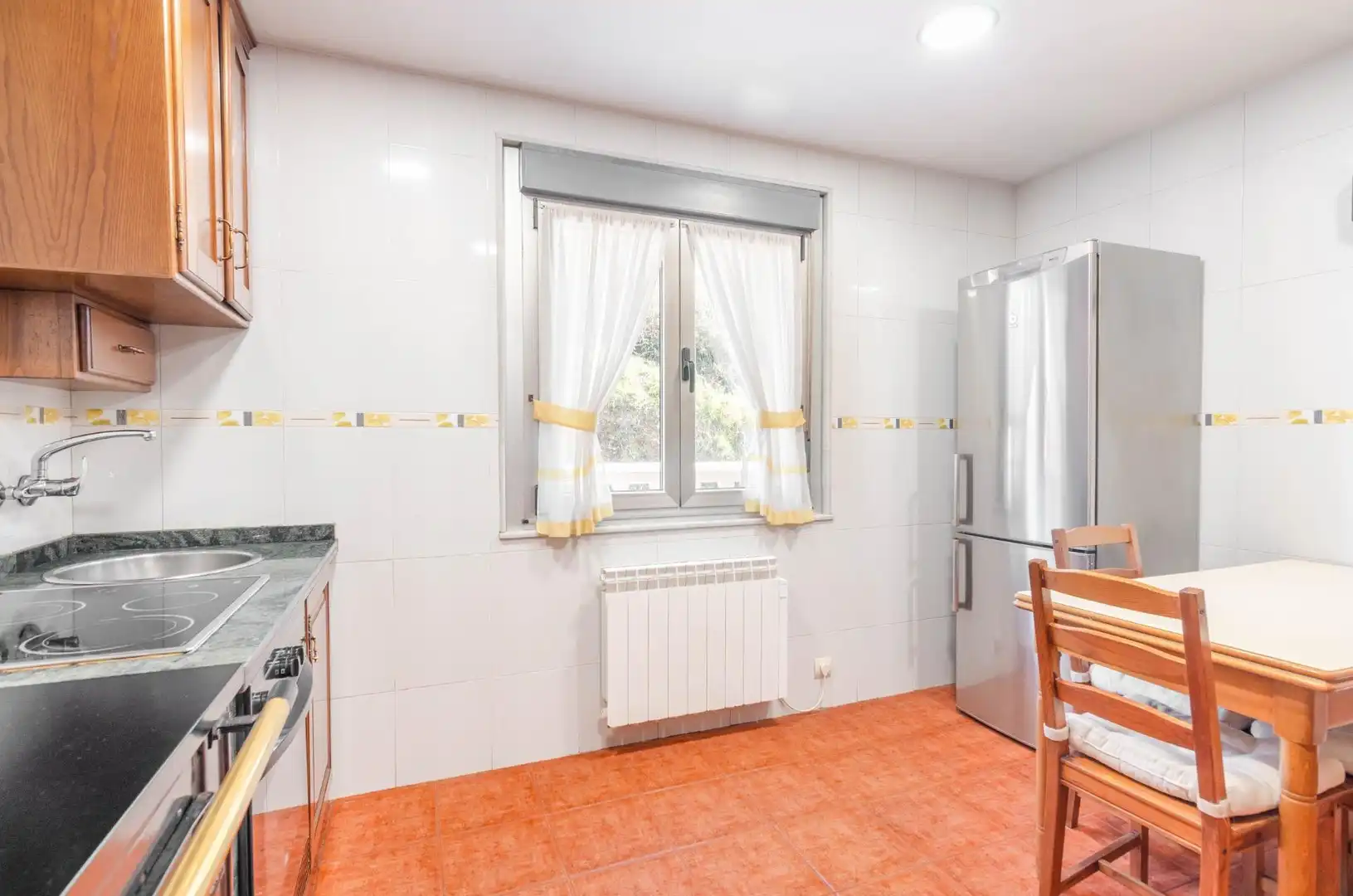 Cuina de Casa o xalet en venda en Siero amb Calefacció, Jardí privat i Moblat