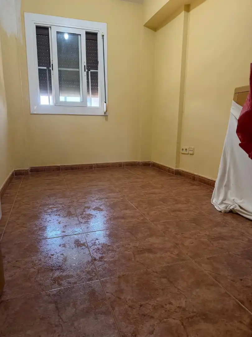 Dormitori de Pis en venda en Badalona amb Calefacció, Moblat i Forn