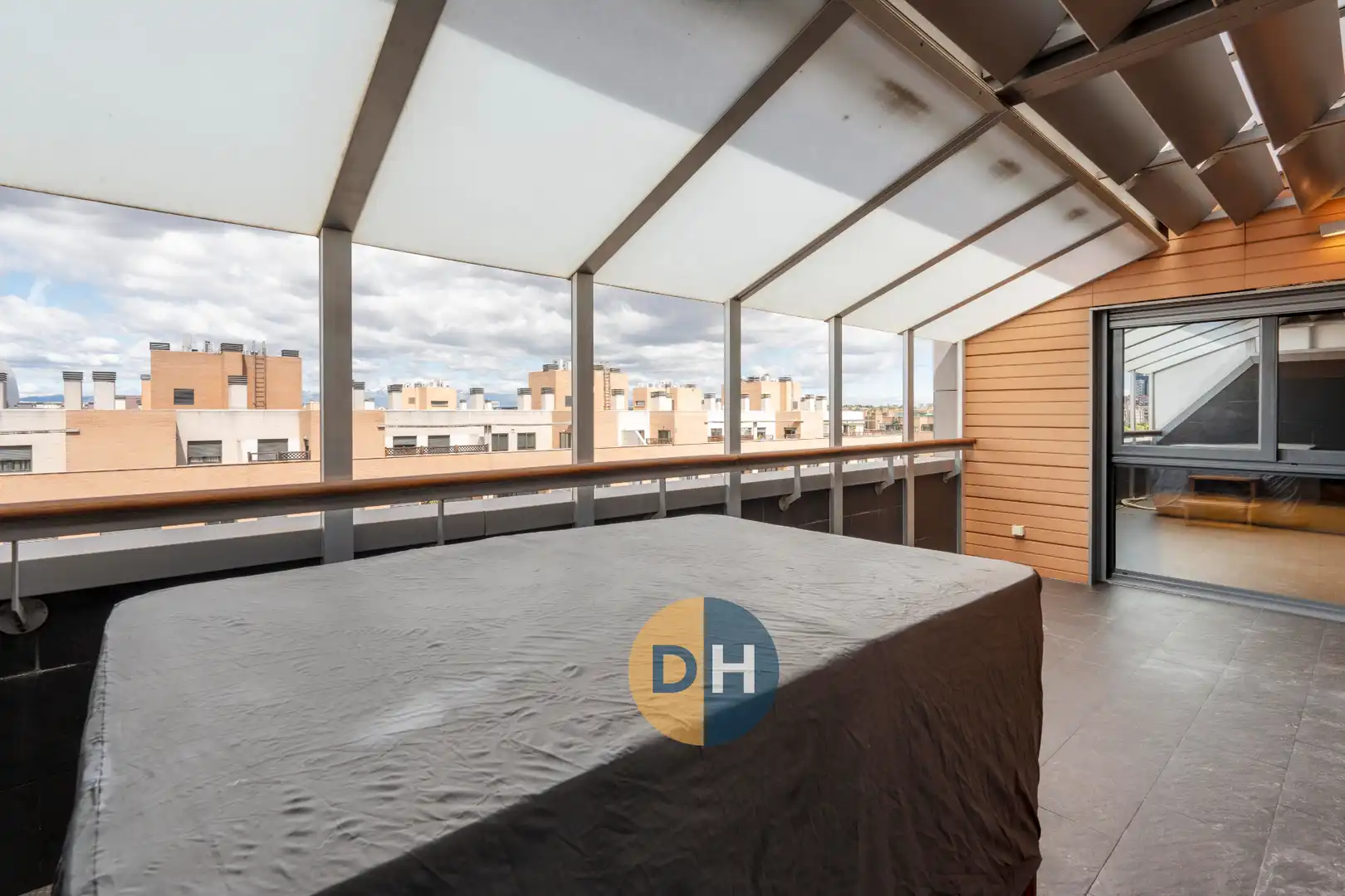 Terraza de Ático en venta en Madrid con Aire acondicionado, Calefacción y Parquet