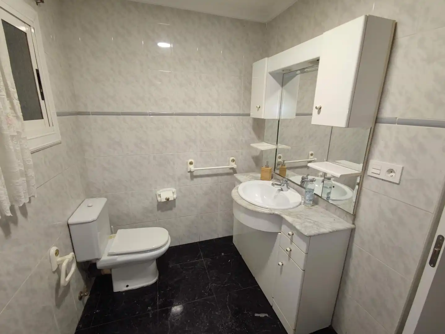Baño de Piso en venta en Petrer con Amueblado