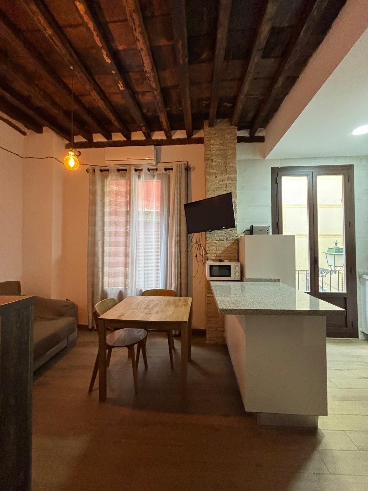 Cuina de Apartament de lloguer en  Granada Capital amb Aire condicionat