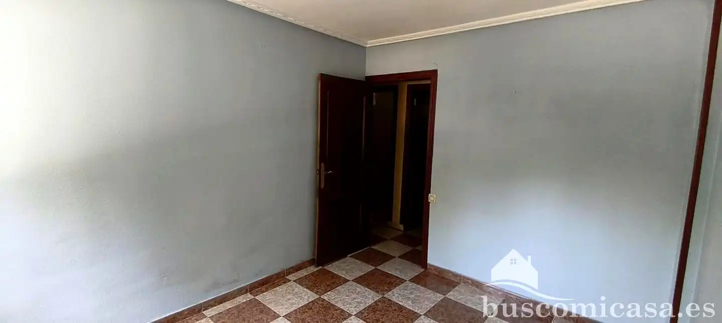 Schlafzimmer von Erdgeschoss zum Verkauf in Linares