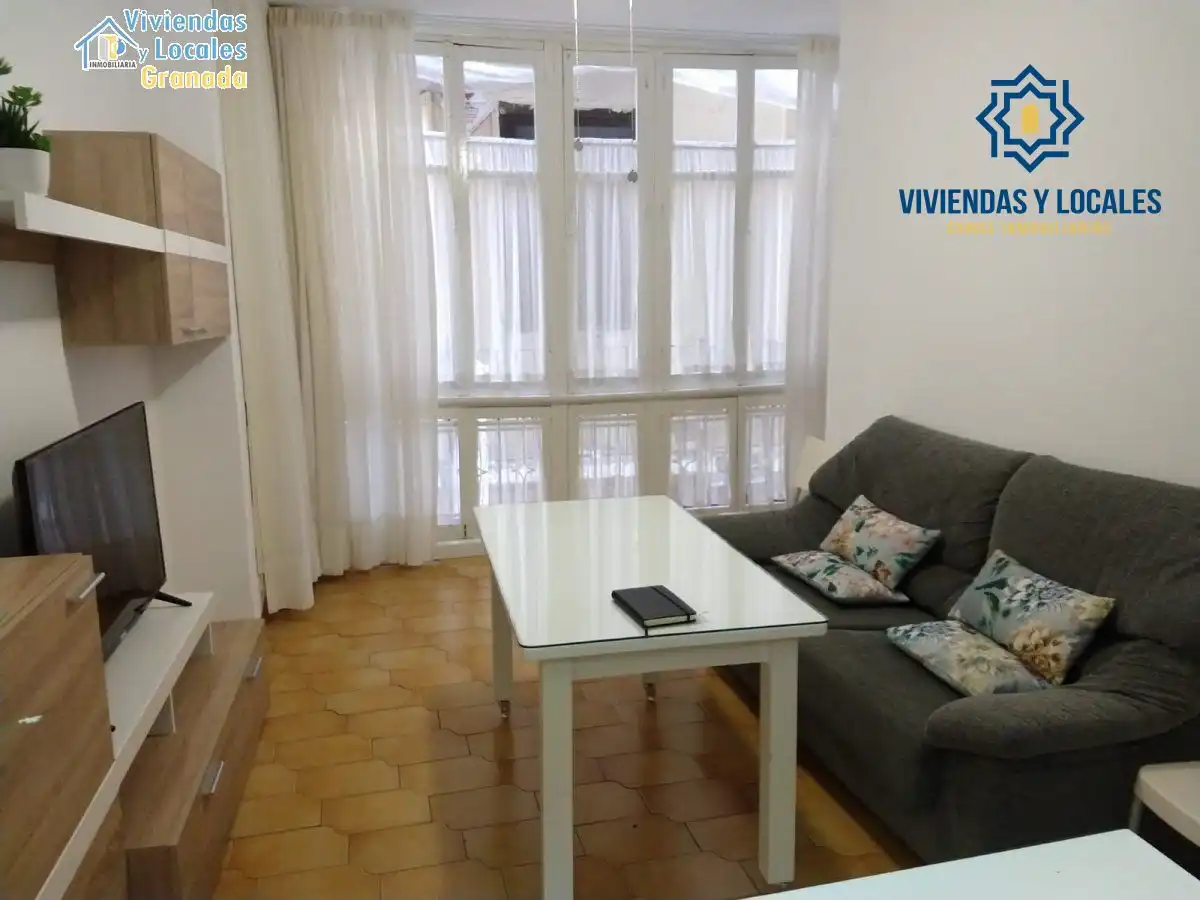 Mini appartamento con terrazza in affitto a Calle del estribo