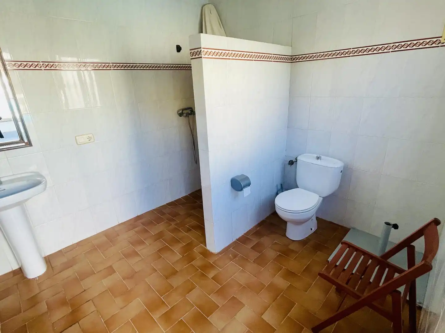 Baño de Finca rústica en venta en Badolatosa con Jardín privado, Terraza y Piscina