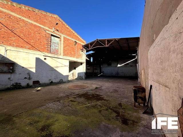 Nave industrial en Venta en Alagón