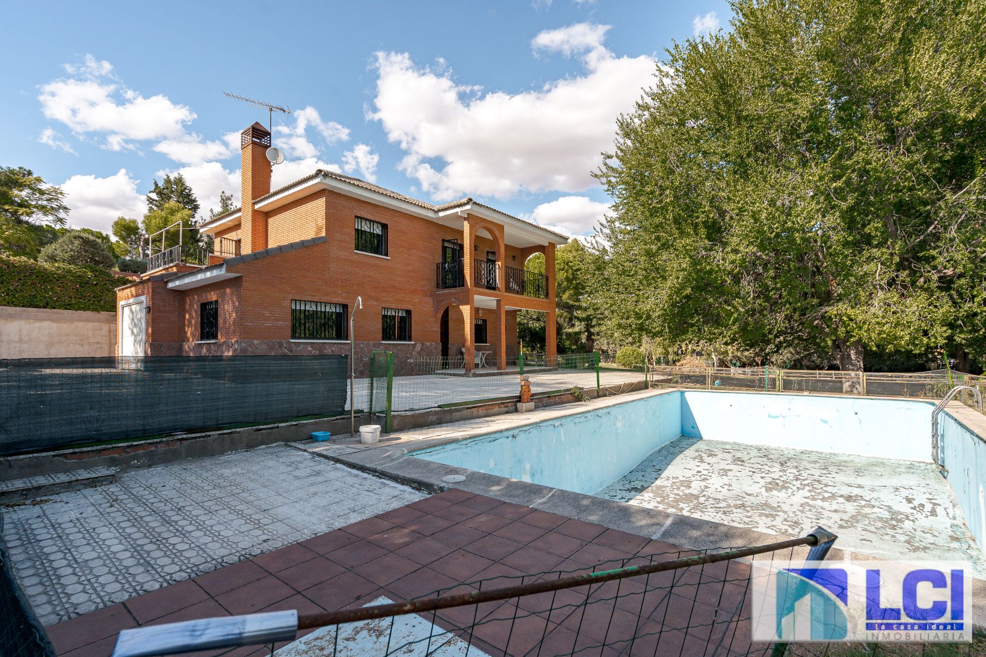 Piscina de Casa o xalet en venda en Villalbilla amb Calefacció, Jardí privat i Terrassa