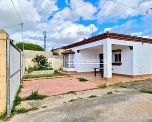 Exterior view of House or chalet for sale in Chiclana de la Frontera  with Private garden