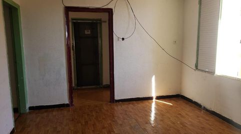 Foto 4 de Piso en venta en Carrer Juan de la Cierva, 15, Veïnat, Salt