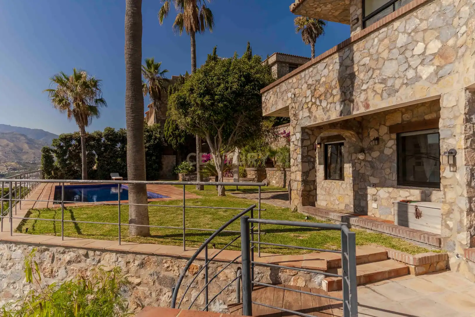 Garden of Houses for sale in Almuñécar  with Air Conditioner, Private garden and Storage room