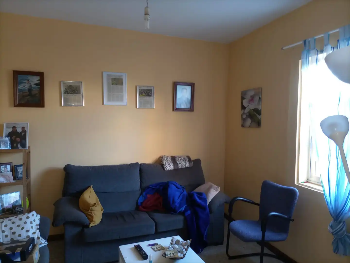 Sala d'estar de Casa o xalet en venda en Malpica de Bergantiños amb Moblat