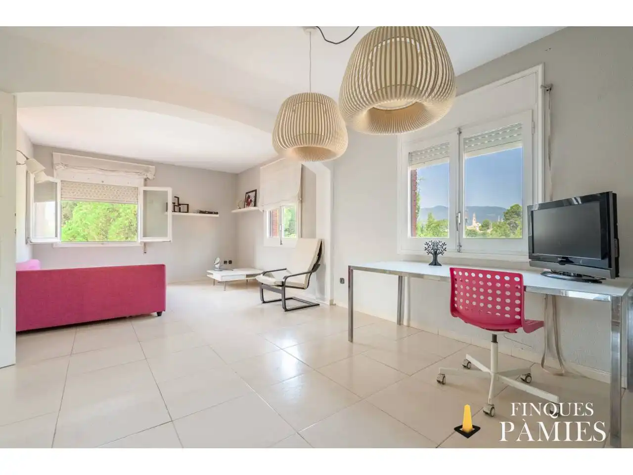 Sala d'estar de Casa o xalet en venda en Alforja amb Aire condicionat, Jardí privat i Terrassa