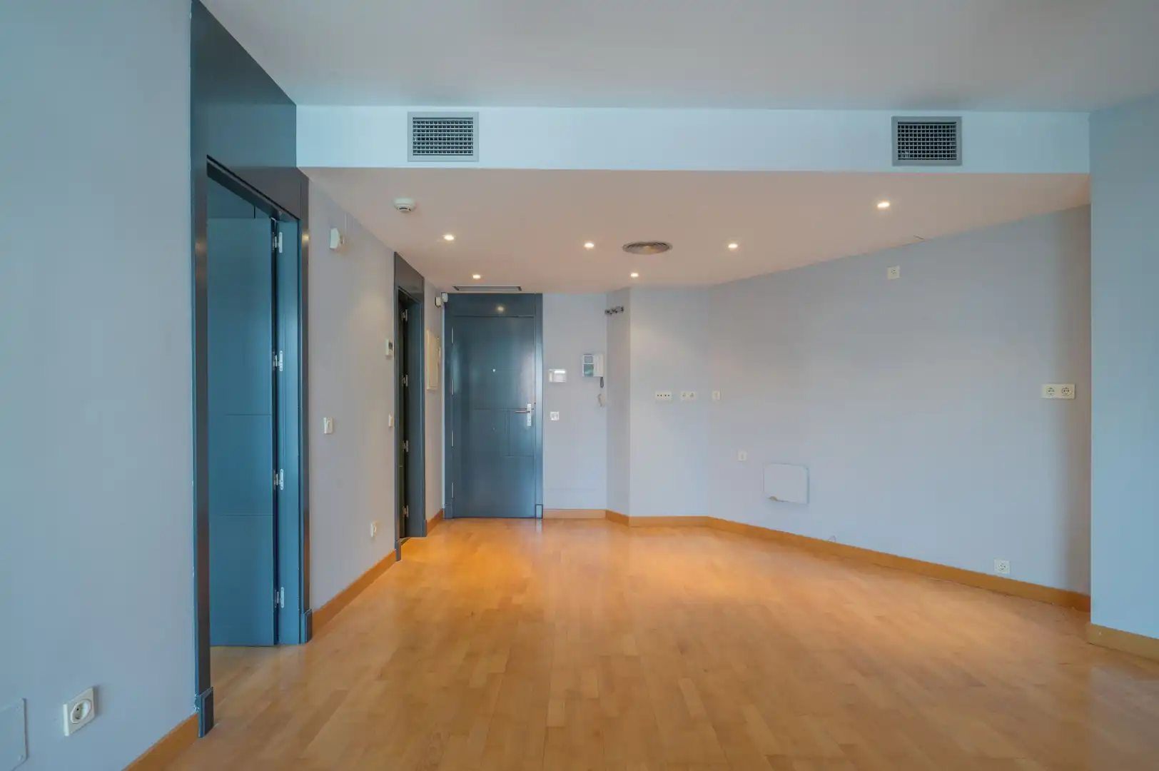 Oficina en venta en Alcorcón con Aire acondicionado, Calefacción y Trastero