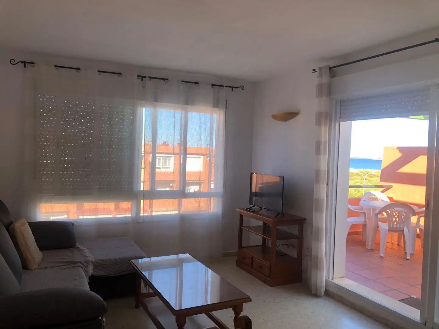 Wohnzimmer von Wohnungen zur Miete in Algeciras mit Terrasse, Schwimmbad und Möbliert