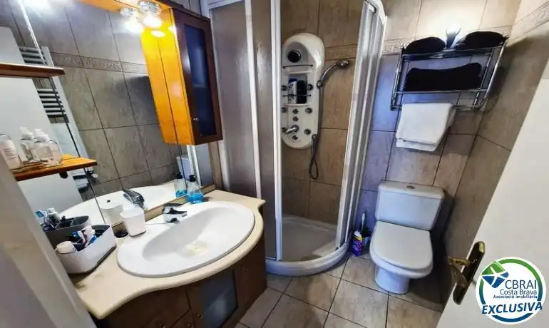 Baño de Casa o chalet en venta en Empuriabrava con Calefacción y Jardín privado