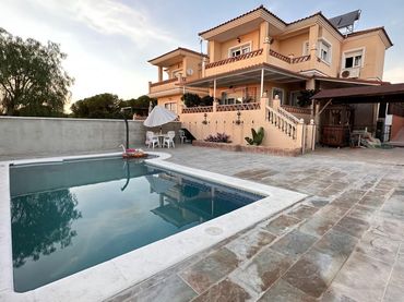 Villa con piscina in vendita a Mazagón