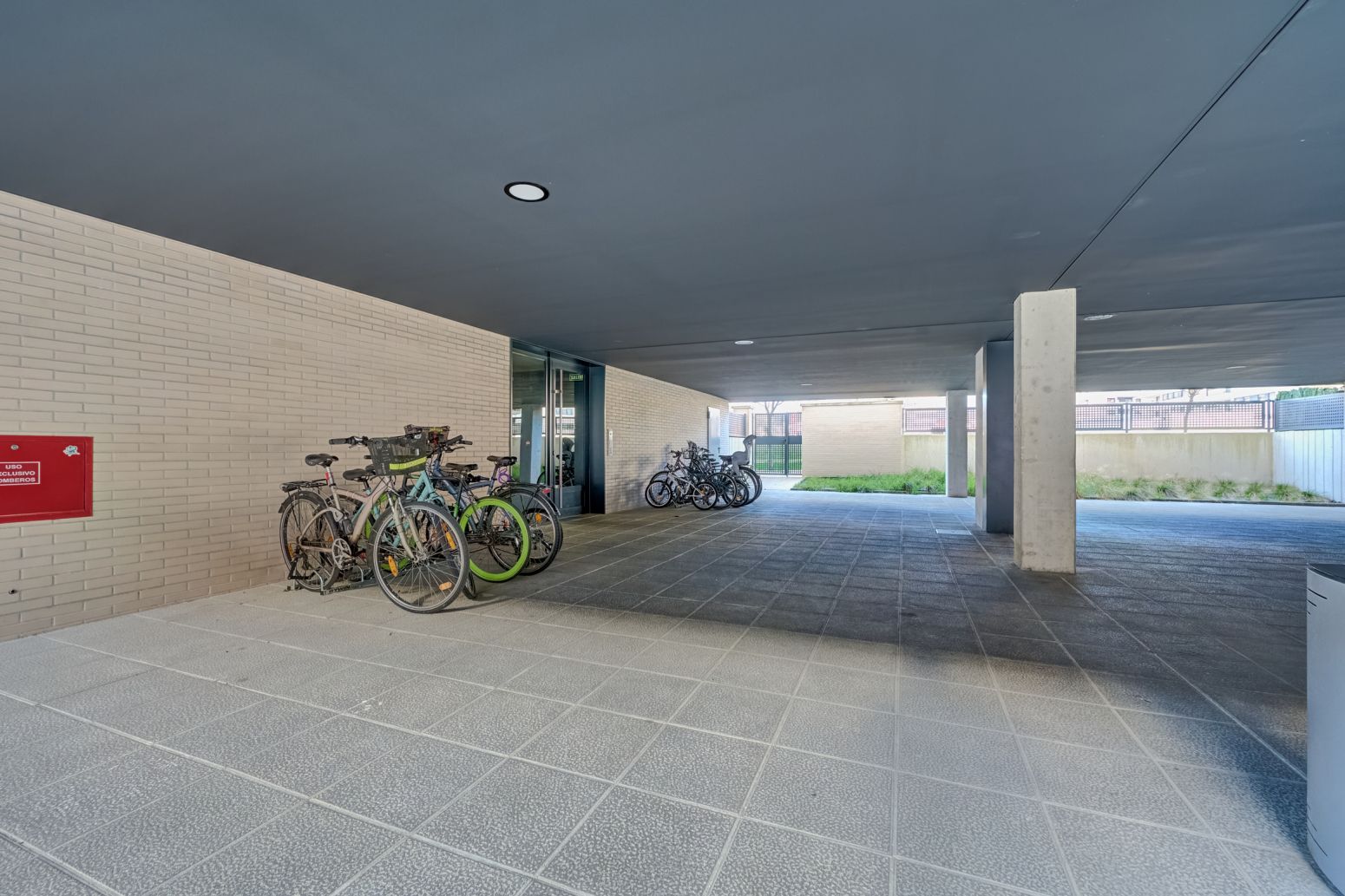 Aparcament de Pis en venda en Burlada / Burlata amb Calefacció i Terrassa