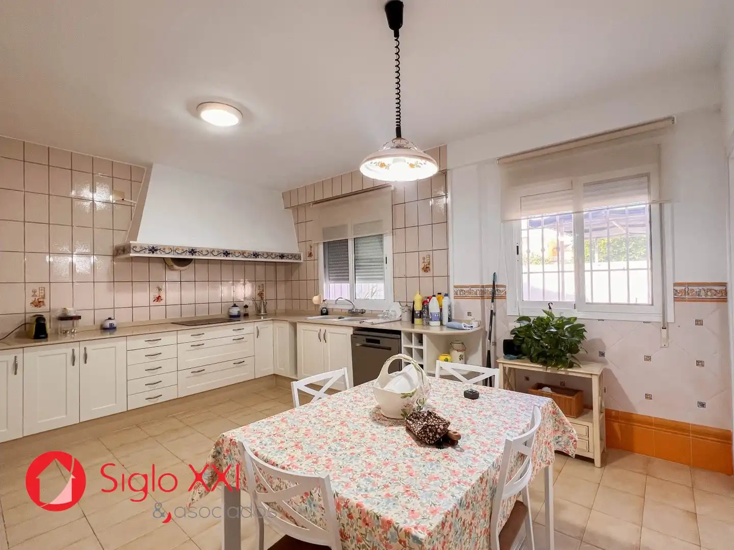 Küche von Einfamilien-Reihenhaus zum Verkauf in Castellón de la Plana / Castelló de la Plana mit Klimaanlage, Heizung und Terrasse